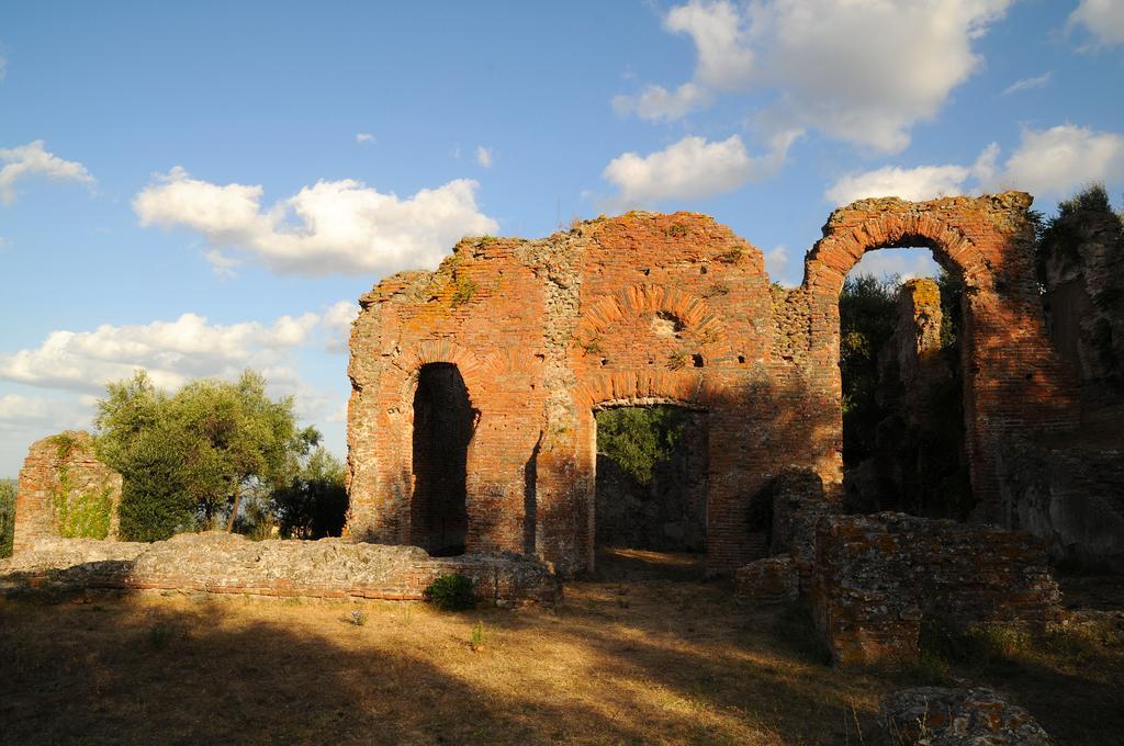 罗同德酒店 Massaciuccoli 外观 照片